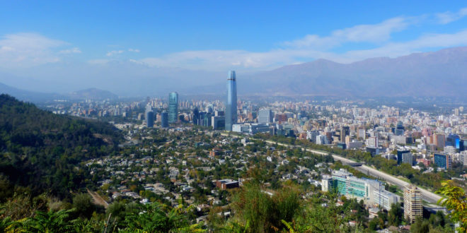 Die Stadt Santiago mit dem Stadtteil Sanhattan in Chile